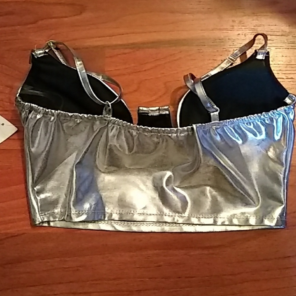 Silver metallic crop top - Picture 2 of 2
